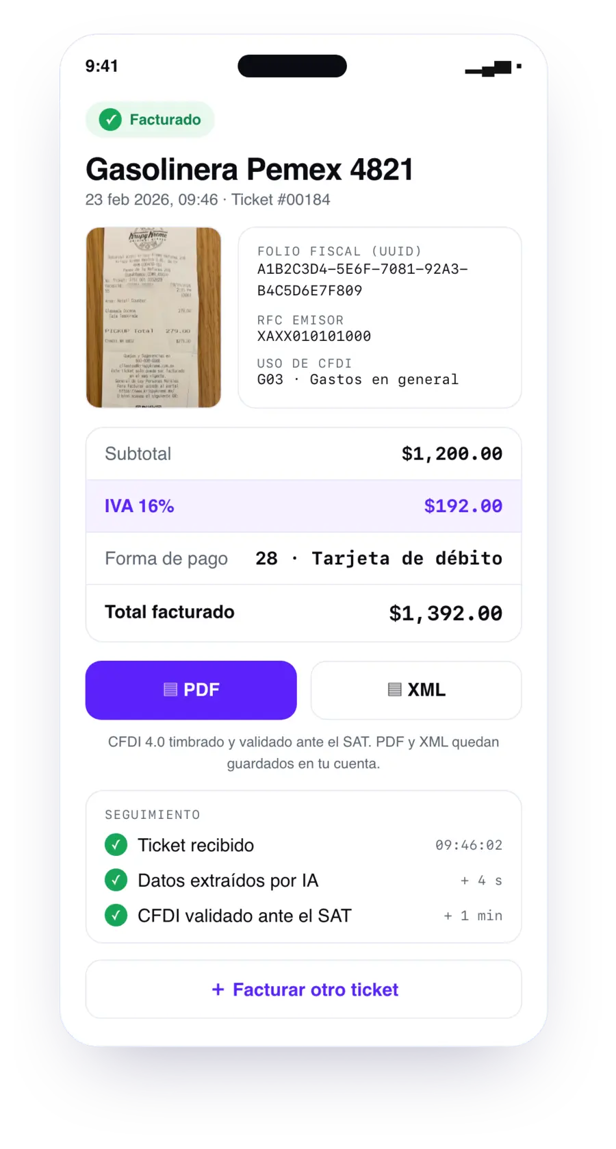 [Captura: pantalla de la app con el estado del ticket — de 'Ticket recibido' a 'Factura recuperada' con PDF y XML]